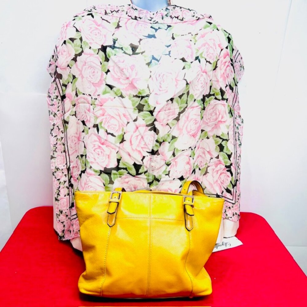 Free Scarf Tignanello Grain Leather Medium Yellow  Shoulder Bag(39